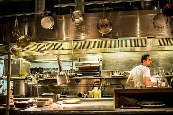 飯店廚房煙道漏煙怎么處理 飯店廚房煙道漏煙怎么處理